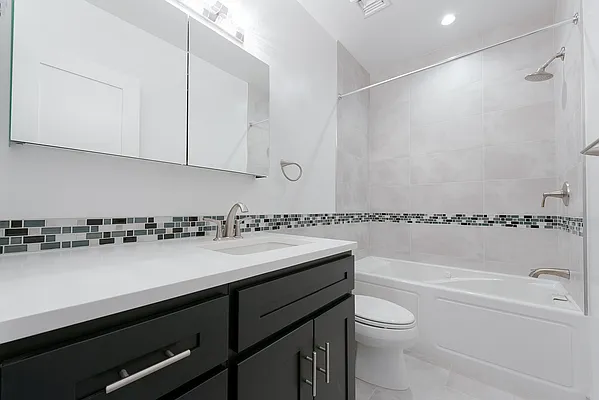 Rented by CORE | media 20