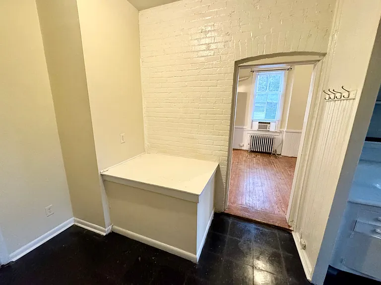 131 S Boylan Ave — Photo 9