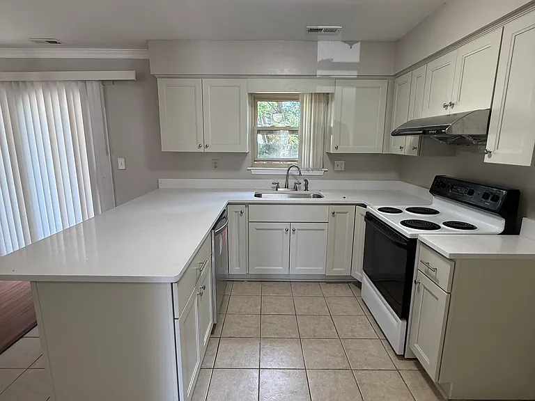 2642 Meadows Lndg — Photo 2