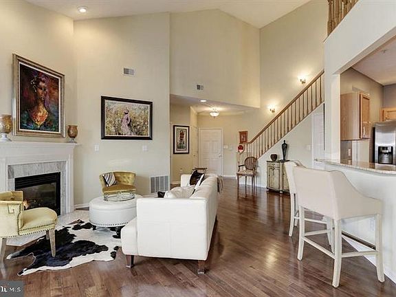 4th image of 2504 Amber Orchard Ct W Unit 302