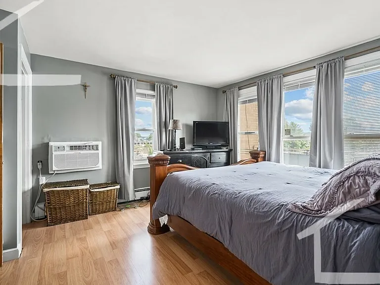 91 Silver Lake Ave #2 — Photo 5