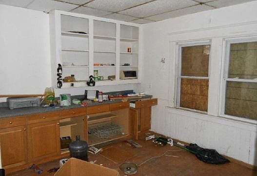 4th image of 28 Lisbon Ave
