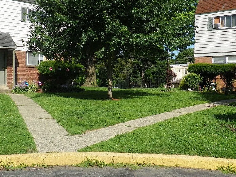 Willow Gardens Apartments — Photo 6
