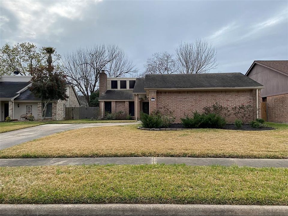 1st image of 1910 Strawfield Dr