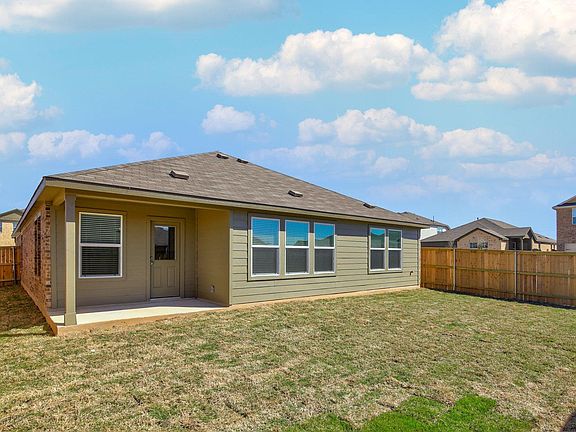 5th image of 517 Sebring Cir