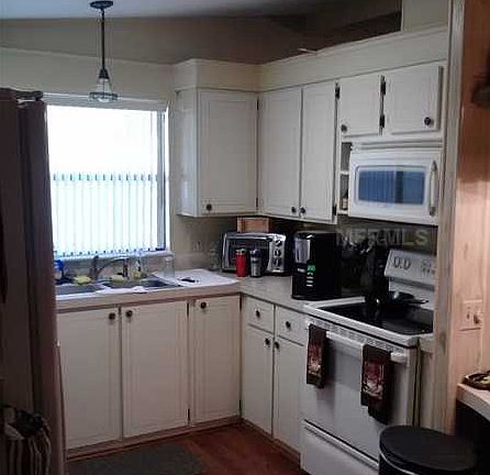 3rd image of 2747 Cranmoor Dr