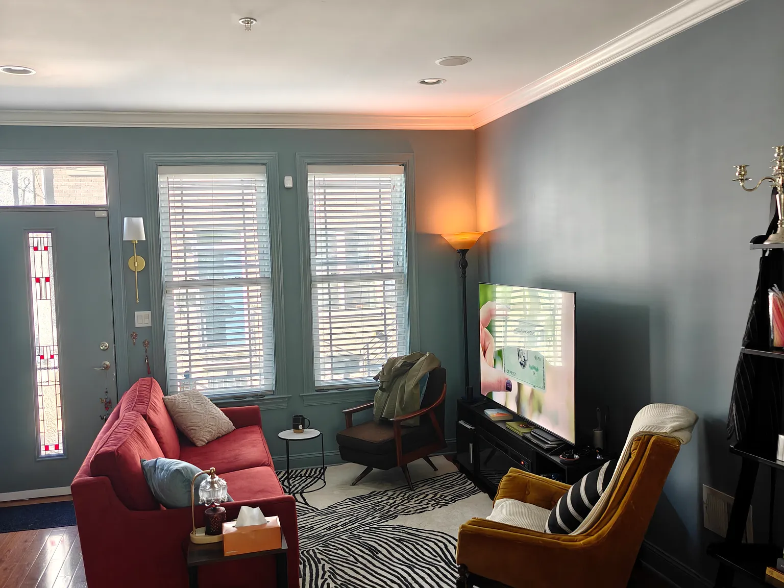 3 bed, 1900 sqft, $3,100 — Photo 3