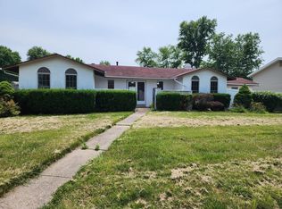 2801 Droste Rd, Saint Charles, MO 63301