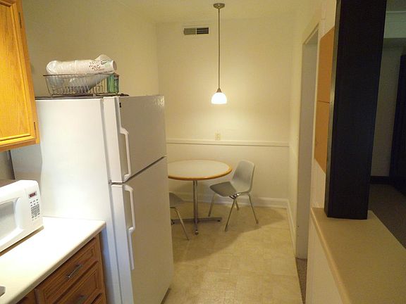 2nd image of 1420 E State St APT 5