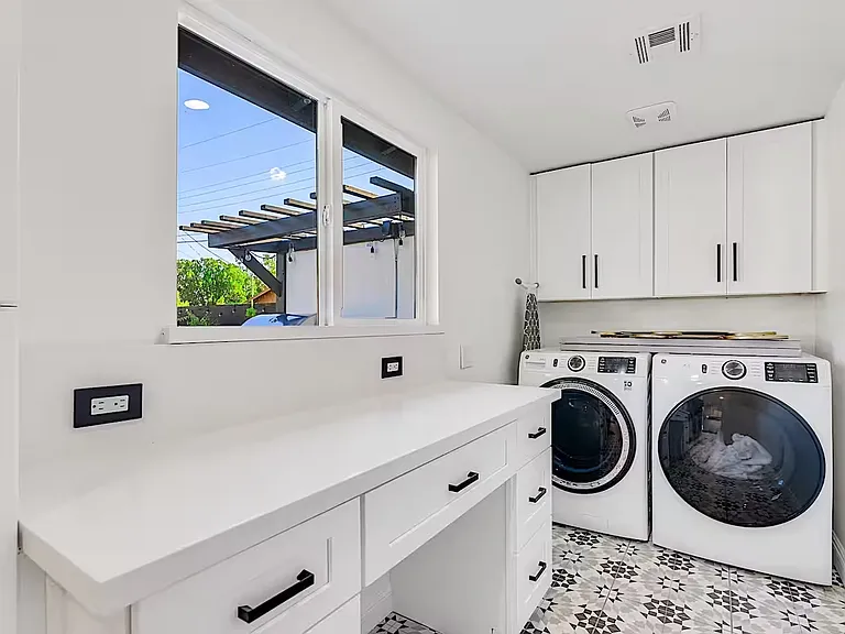 8309 E Highland Ave — Photo 39