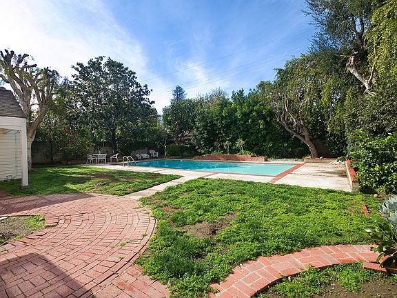 5th image of 4611 Placidia Ave