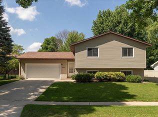 619 Chalet Dr NW, Rochester, MN 55901