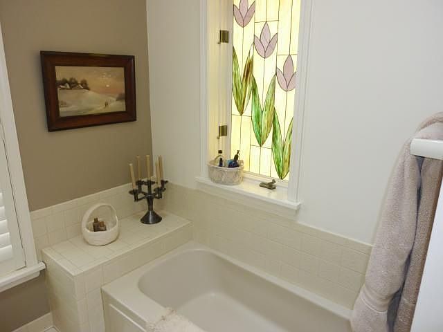 1st image of 4861 Bedford Dr