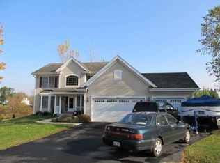 101 Thornhill Dr SW, Poplar Grove, IL 61065