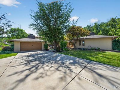 93 Rue Grand Dr, Lake Saint Louis, MO, 63367
