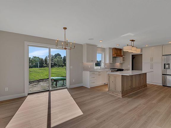 3rd image of 524 Northern Meadows Ln