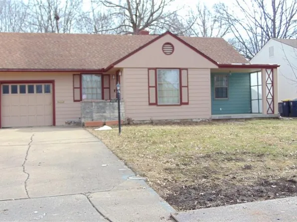 8331 Ward Parkway Pl, Kansas City, MO 64114