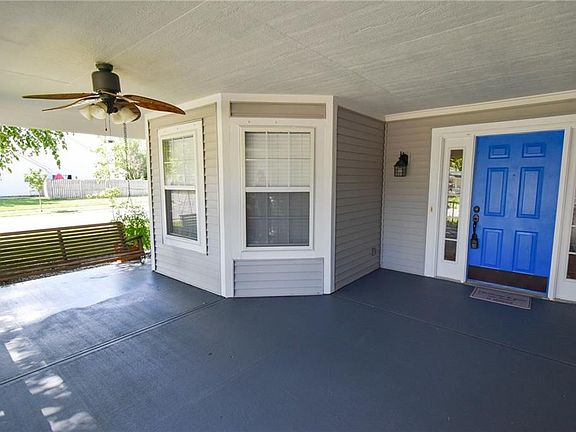 4th image of 17843 Village Center Dr