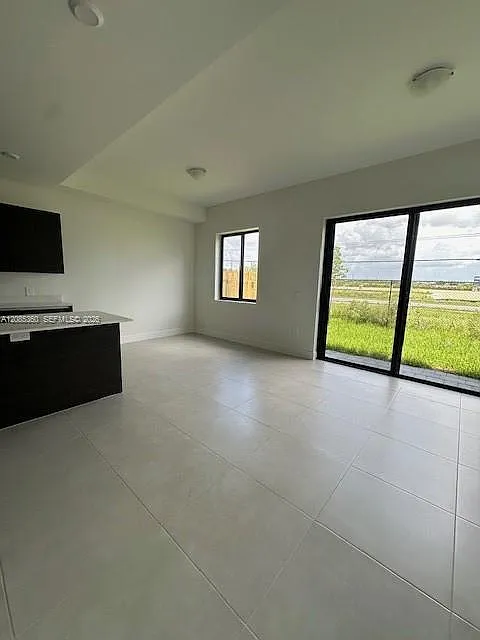4 bed, 2.5 bath, $2,850 — Photo 4