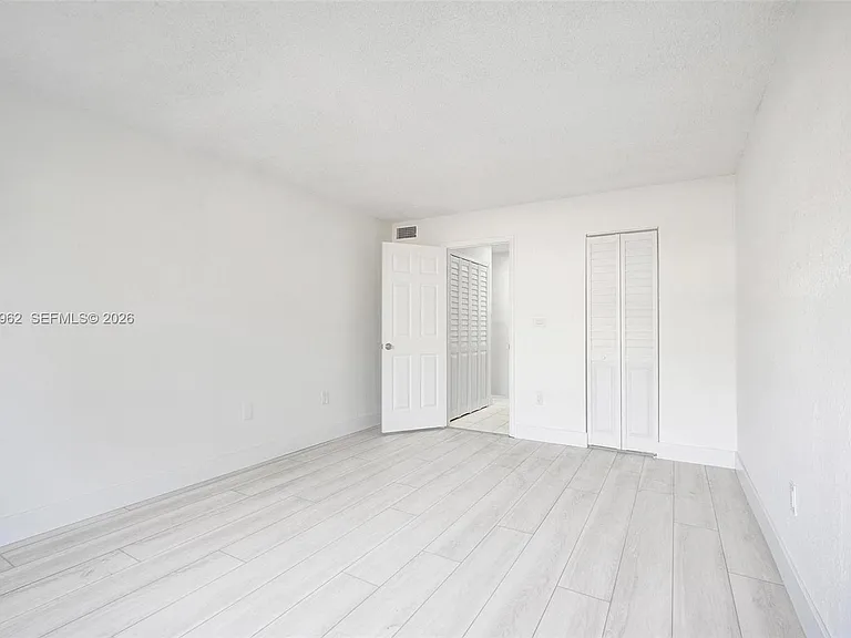 505 NW 177th St #112 — Photo 40