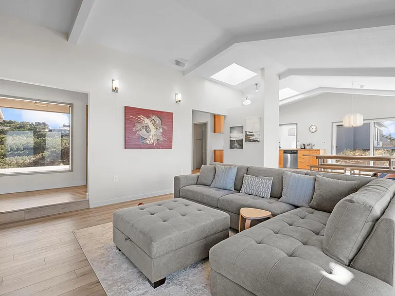 289 Salishan Dr — Photo 16