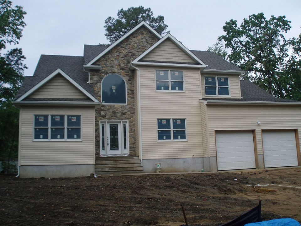 EXTERIOR VINYL AND STONE