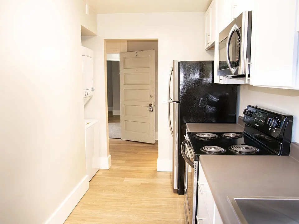 1665 9th Ave #5