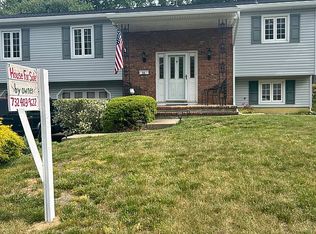 24 Sugarbush Rd, Howell, NJ 07731