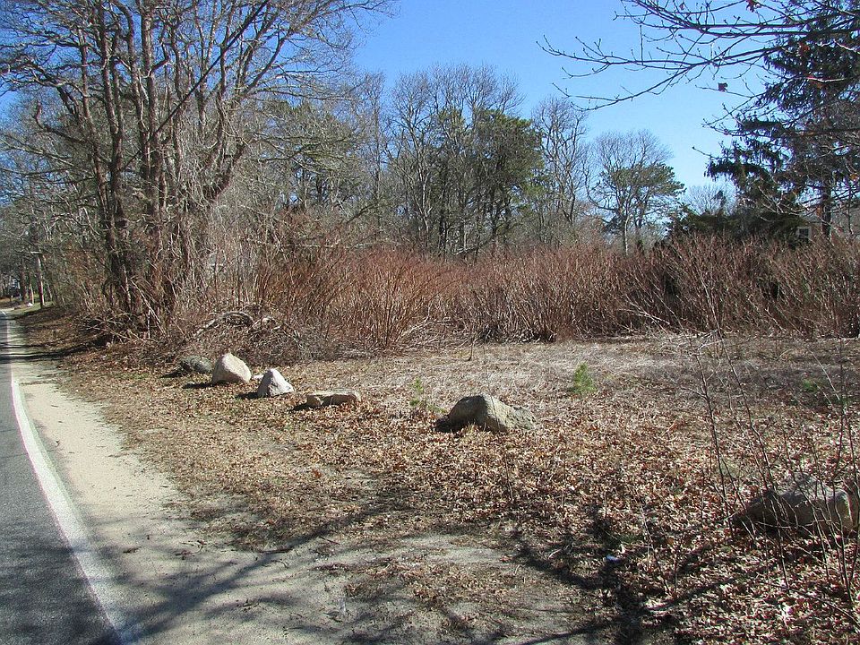 along Strawberry Hill rd looking North