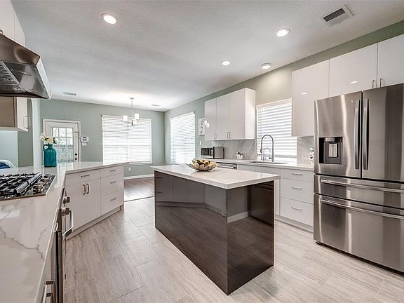 2nd image of 4918 Chappel Hill Dr