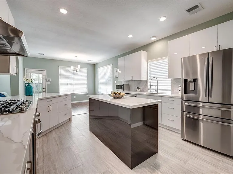 4918 Chappel Hill Dr — Photo 2