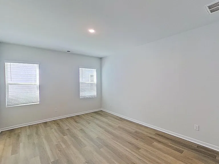 1095 Hanson Dr — Photo 15