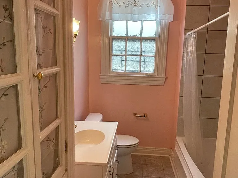 4609-4611 Claiborne Ct #4609 — Photo 16