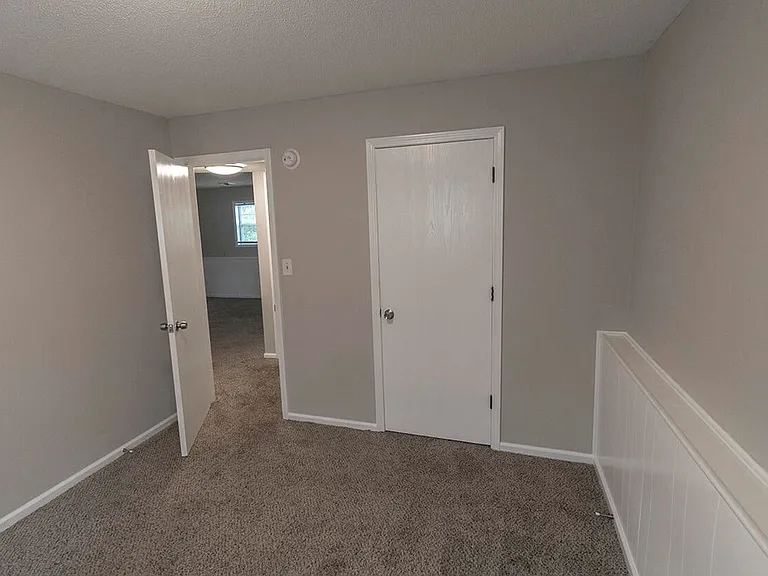 2916 Leeway Dr #B — Photo 14