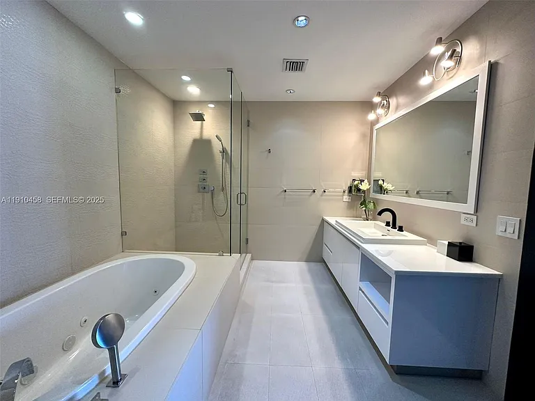 1425 Brickell Ave #42E — Photo 6
