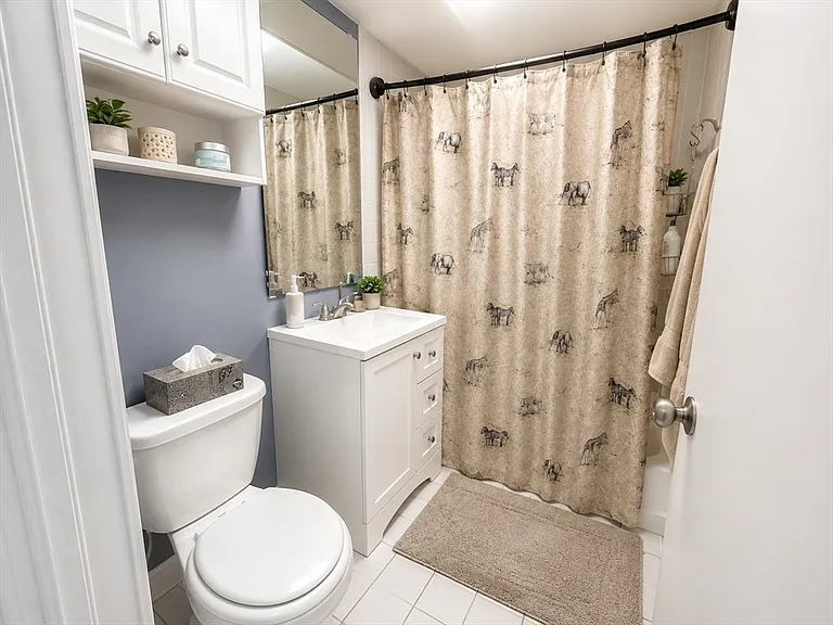 30 Shrewsbury Green Dr #J — Photo 8