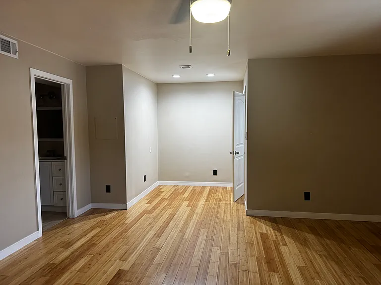 5405 W Echo Ln — Photo 9