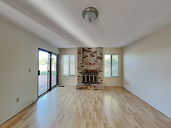 5th image of 740 Castlewood Ct