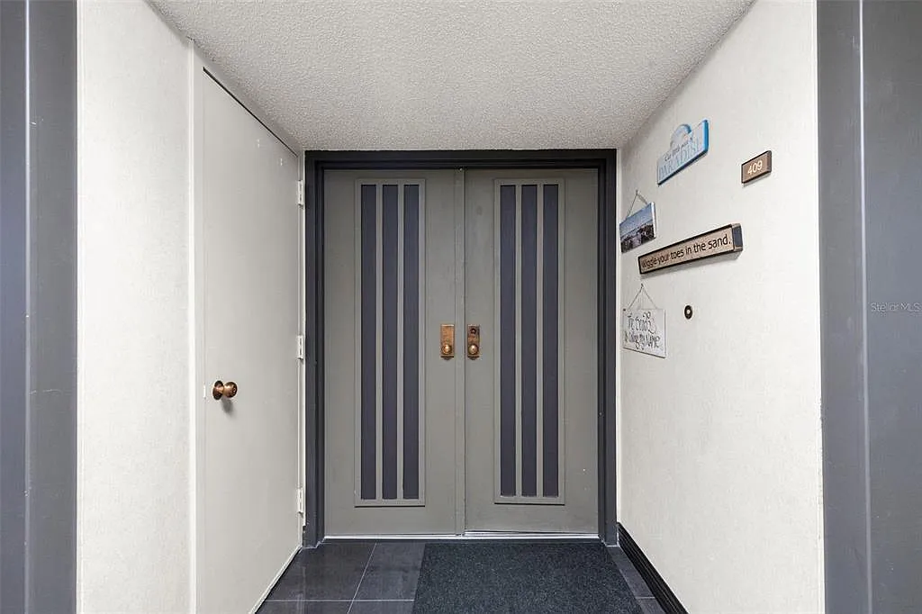 2 bed, 2.0 bath, 1394 sqft, $3,600 — Photo 4