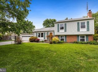 12708 Firenze Ct, Herndon, VA 20171