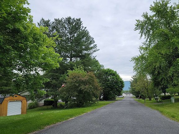 5th image of 344 Massanutten Dr