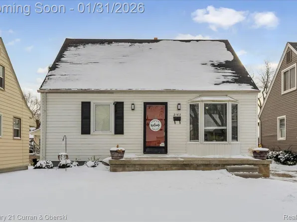 2163 Thomas St, Lincoln Park, MI 48146
