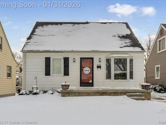 2163 Thomas St, Lincoln Park, MI 48146
