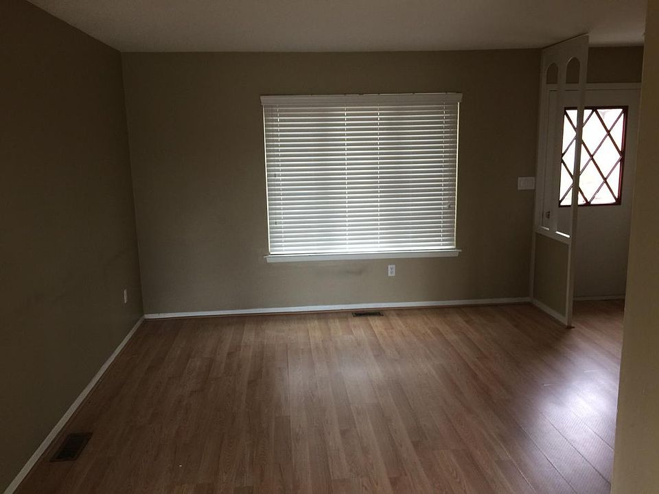1st image of 203 Sheffield Dr