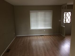 251 Sheffield Dr, Saline, MI 48176