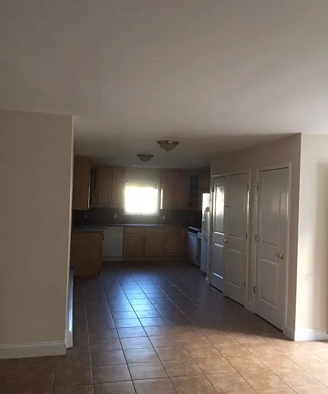 646 E Beech St #1 — Photo 13
