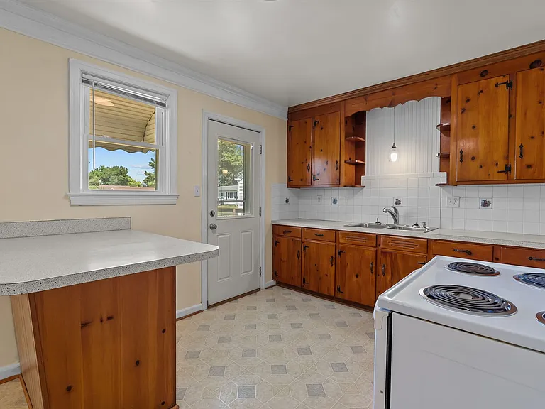 113 Palmyra Dr — Photo 12