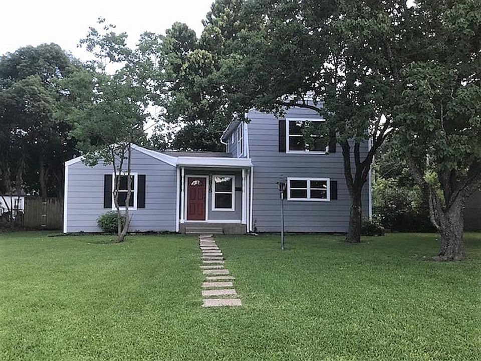 1st image of 915 17th Ave N