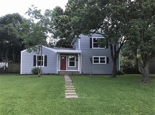 915 17th Ave N, Texas City, TX 77590