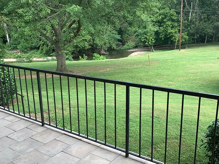 Enjoy the tranquil sounds of nature and Richland Creek. Simply Peaceful in the Heart of Nashville.